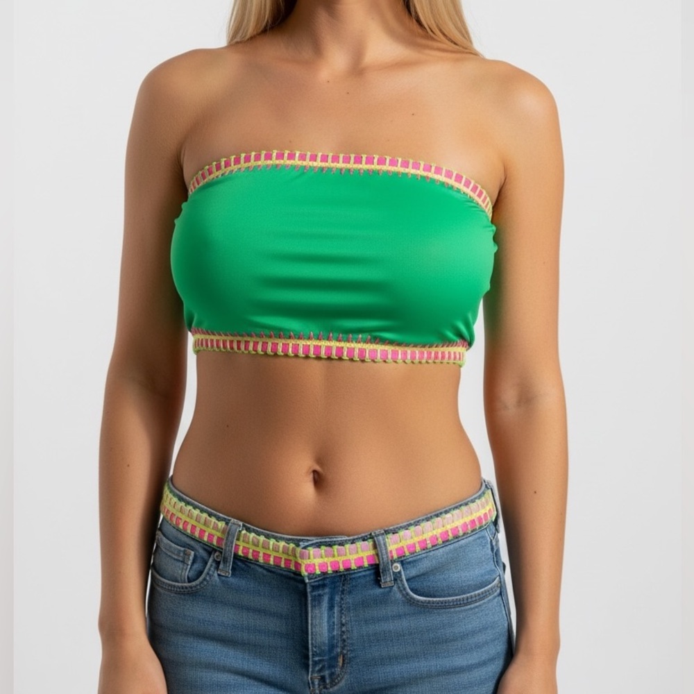 NWT Platinum Crochet Trim Bandeau Bikini Top
inspired by Solange Ferrarini